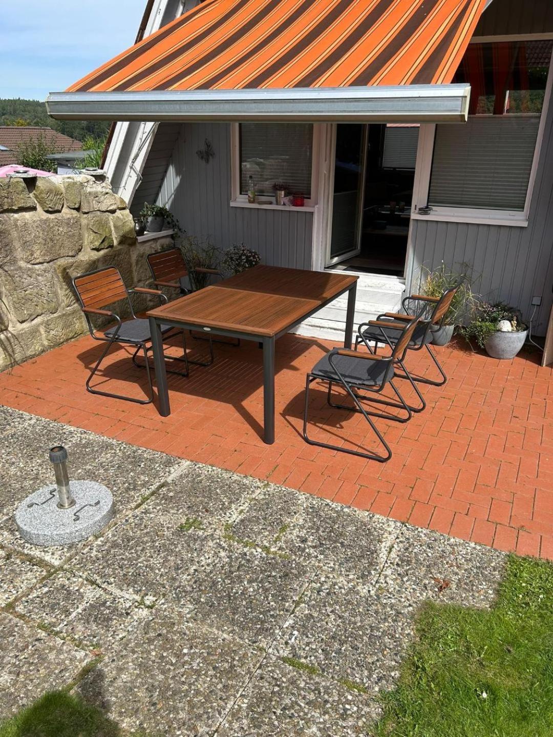 Behagliches Nurdachhaus Im Ferienhausgebiet 朗格尔斯海姆 外观 照片
